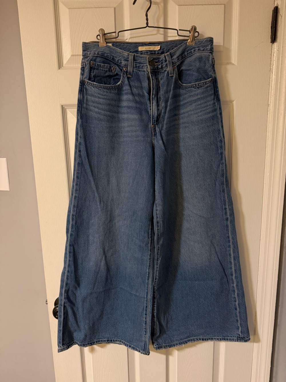 Levi’s XL Flood High Rise Wide-Leg Jeans - Picture 3 of 5